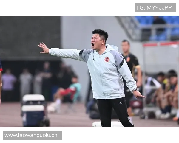 中甲第26轮前瞻辽宁铁人主帅李金羽携球员许东出席新闻发布会分享备战心得