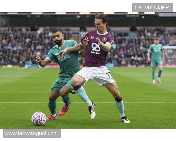 英超官方提问谁才是历史最佳射手引发球迷热议与讨论