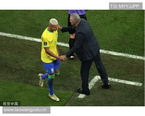 维尼修斯与女友甜蜜互动内马尔点赞称赞这个男孩深深爱着她 维尼修斯与女友甜蜜互动内马尔点赞称赞这个男孩深深爱着她