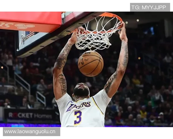 浓眉表现出色前三节高效得分19分并抢下9篮板助力球队争胜