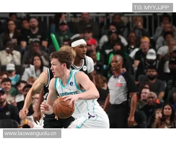 克尼佩尔三分球神速破纪录主帅称其投篮姿势堪称顶级基本功扎实 克尼佩尔三分球神速破纪录主帅称其投篮姿势堪称顶级基本功扎实