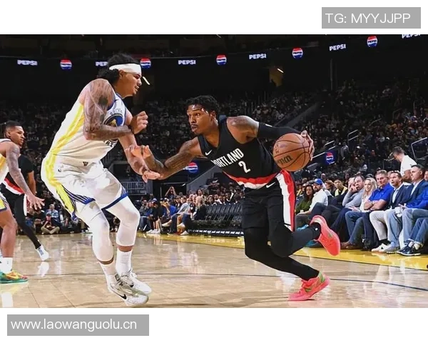 凯莱布乐福在双向合同中表现出色总得分与三分命中数双双领先 凯莱布乐福在双向合同中表现出色总得分与三分命中数双双领先