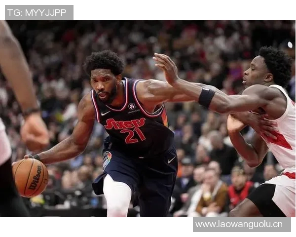 恩比德首节表现惊艳7投4中砍下13分1篮板1助攻状态火热引发全场关注 恩比德首节表现惊艳7投4中砍下13分1篮板1助攻状态火热引发全场关注